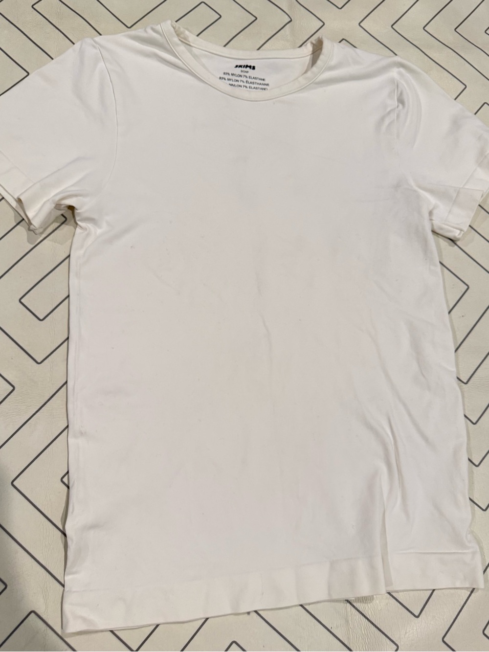 Skims Ivory Short Sleeve Top - Picture 2 of 8